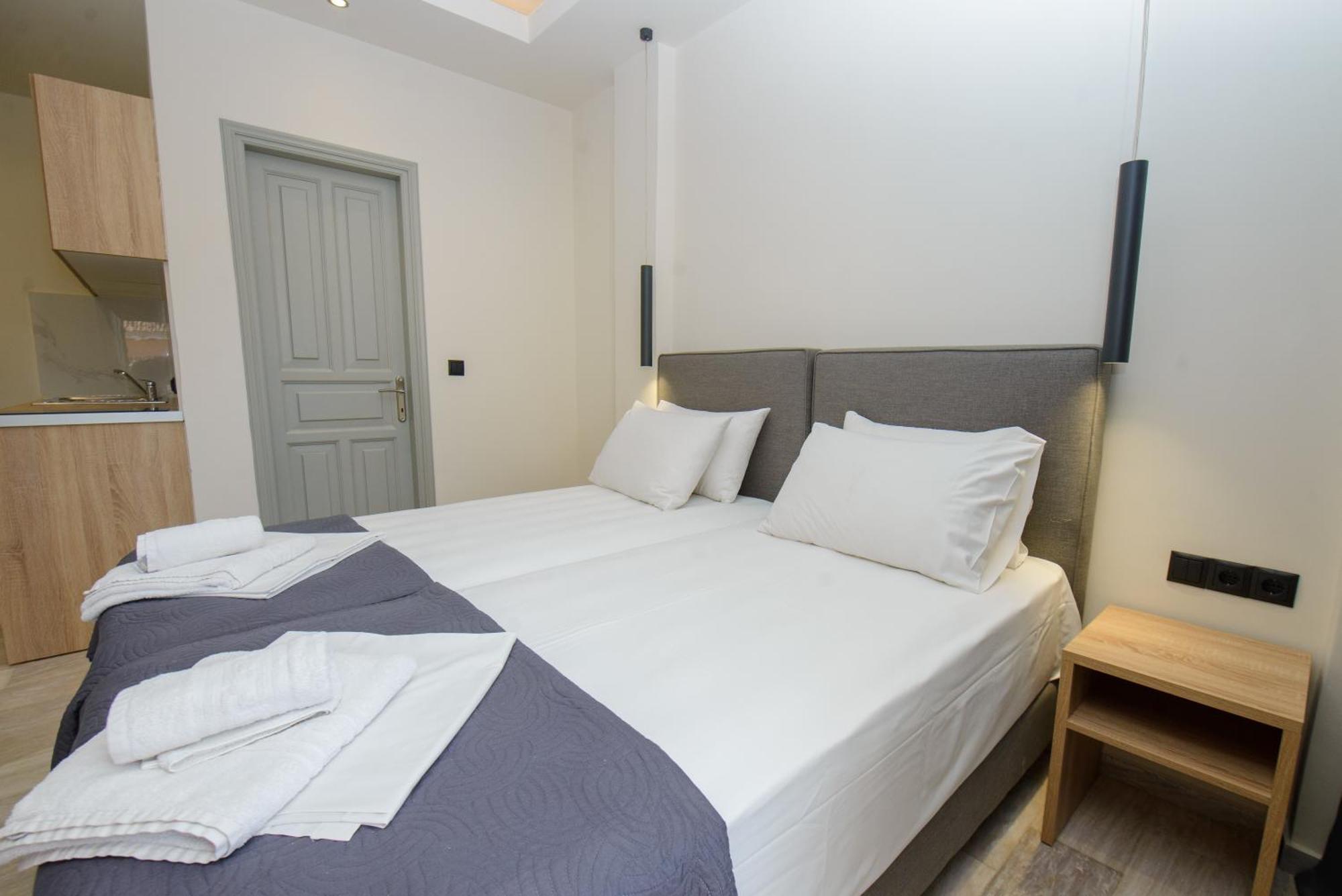 Saint Spiridon Hotel Kassiopi Ngoại thất bức ảnh