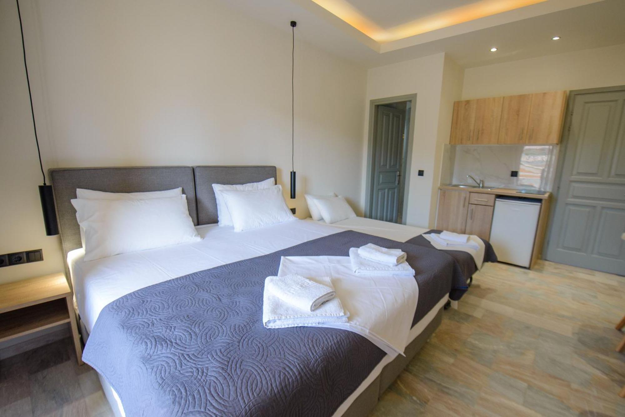 Saint Spiridon Hotel Kassiopi Ngoại thất bức ảnh