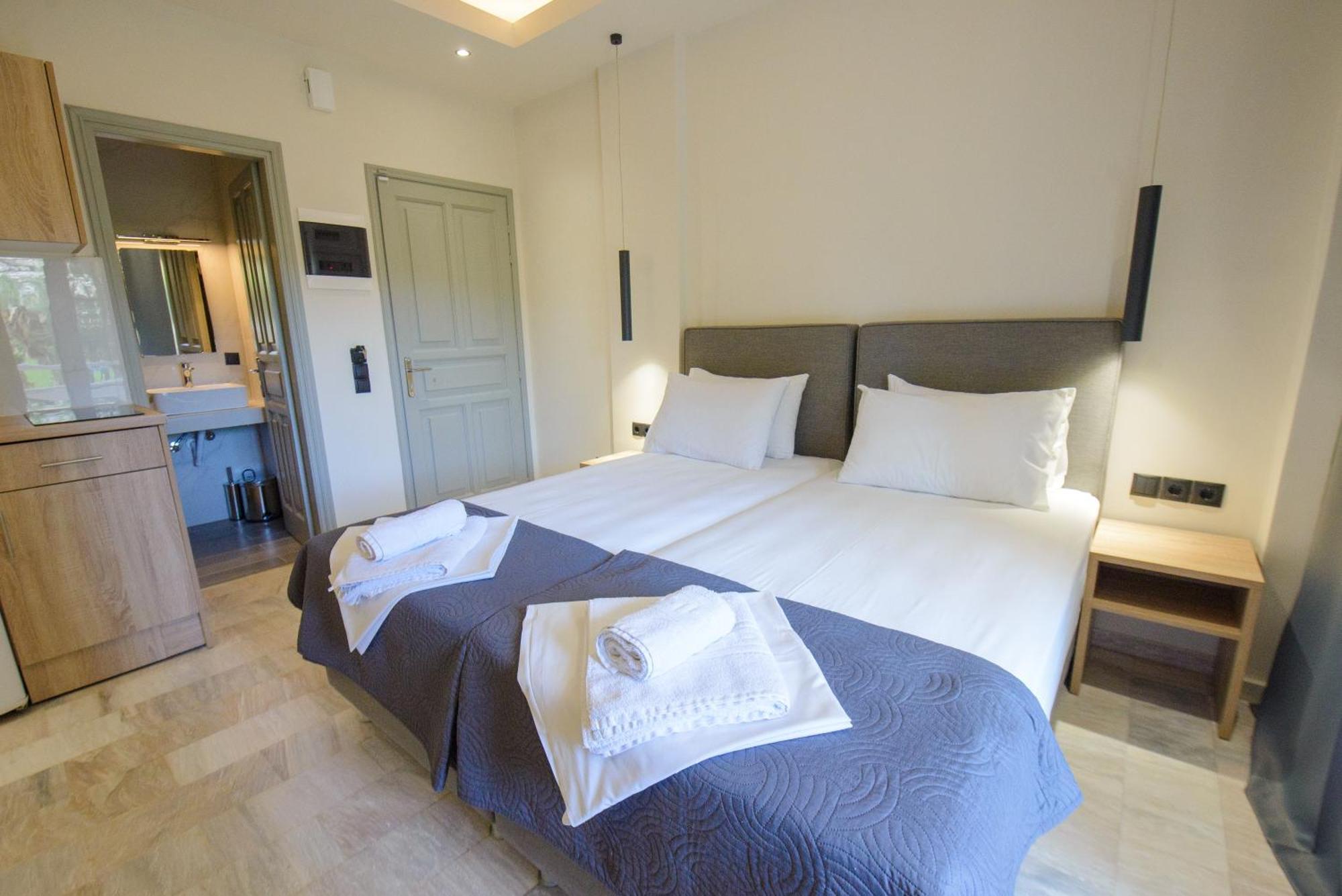 Saint Spiridon Hotel Kassiopi Ngoại thất bức ảnh
